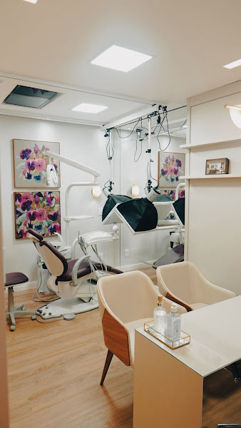 Foto 2 de Dra. Marina Guerreiro - Dentista e Facetas de Resina em Imperatriz-Ma