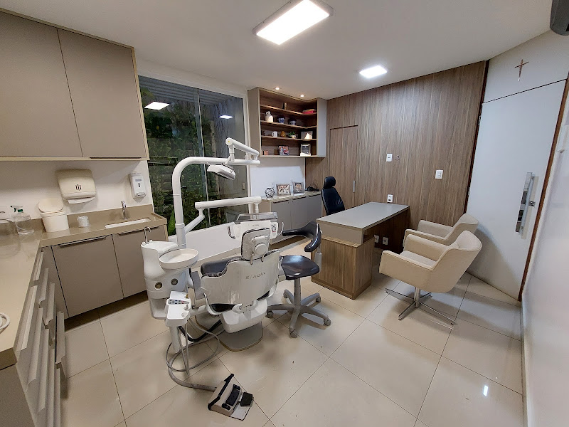Foto 3 de Dra. Marina Pontes | Implantes Dentários em Teresina | Consultório Odontológico |