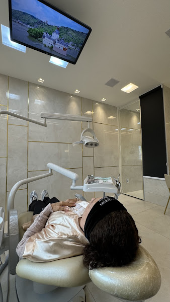 Foto 4 de Dra Marla Ferreira -Ferrer Clinique - Dentista em Vitória - Botox - Ortodontista - Harmonização Facial - Preenchimento Facial