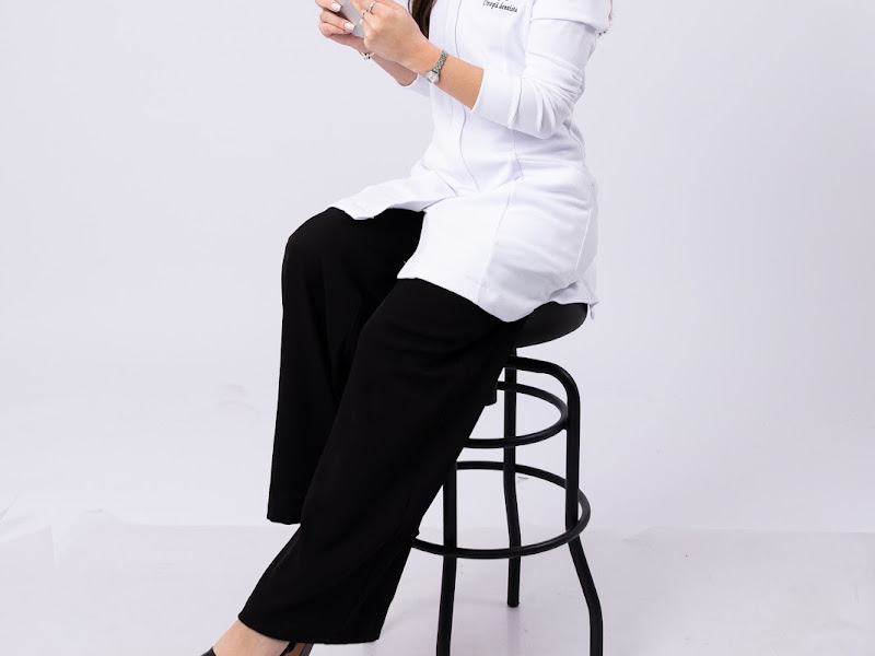 Foto de Dra. Maryanah Capelli, Cirurgiã-Dentista