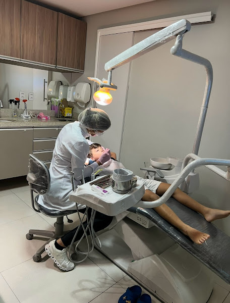 Foto 2 de Dra. Mayane Souza - Dentista em casa em Maceió! Adulto e Infantil.