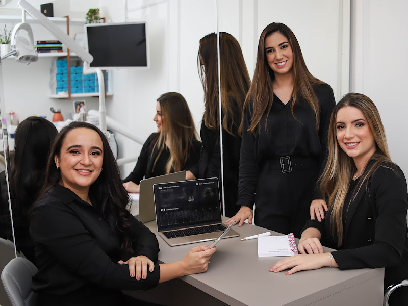 Foto de Dra. Melissa Benetti Barcelos e Dra. Daniela Renda