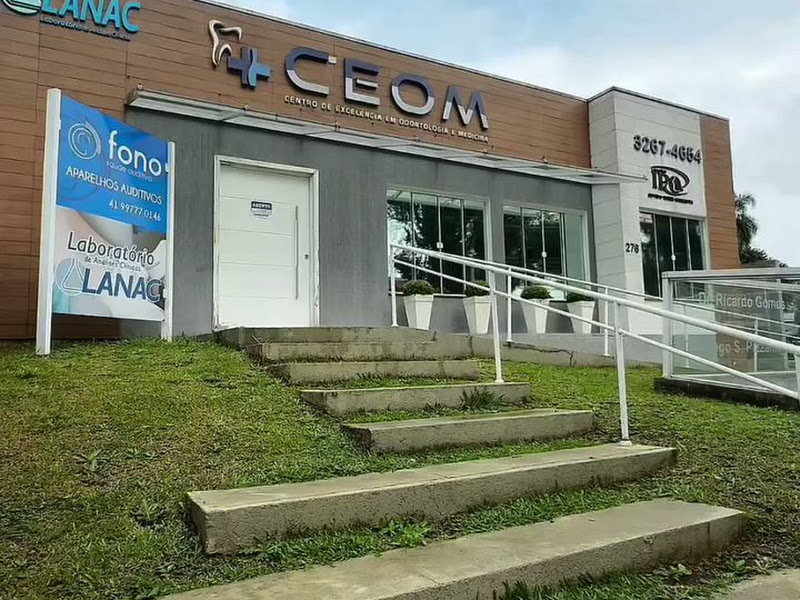 Foto 2 de Dra. Melissa Okihiro - Especialista em Implantes Dentários e Próteses