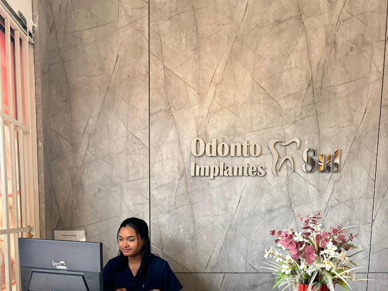 Foto 5 de Dra. Micaely Cristina - Implantes dentários - Puro sorriso Clinica Odontológica - Palmas-TO