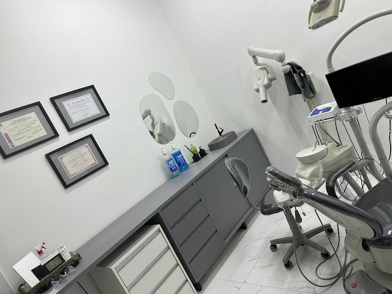 Foto 6 de Dra. Micaely Cristina - Implantes dentários - Puro sorriso Clinica Odontológica - Palmas-TO