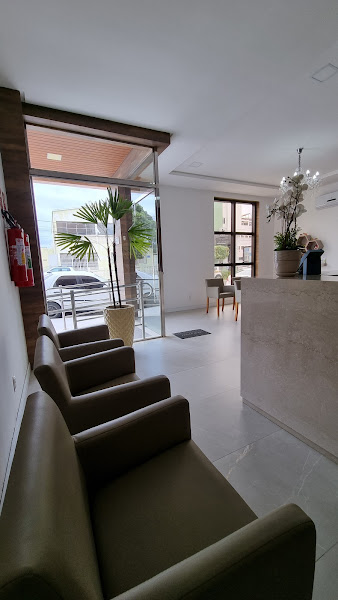 Foto 3 de Dra Michele Brandão - Ortodontia e Odontologia Estética