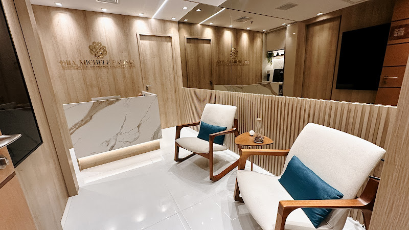 Foto 2 de Dra.Michele Caldas / Odontologia