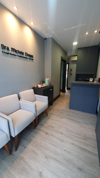 Foto 2 de Dra. Michele Chagas - Odontologia Especializada