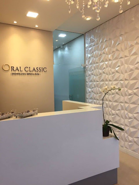 Foto 2 de DRA. MICHELE GRASSI - ORAL CLASSIC Odontologia Especializada