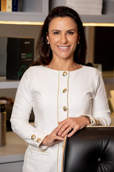 Foto 2 de Dra. Michele Nadalin - Tratamento de Canal