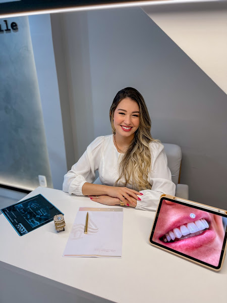 Foto 3 de Dra. Michelle Falcão - Especialista em Lentes de Resina Composta e Porcelana