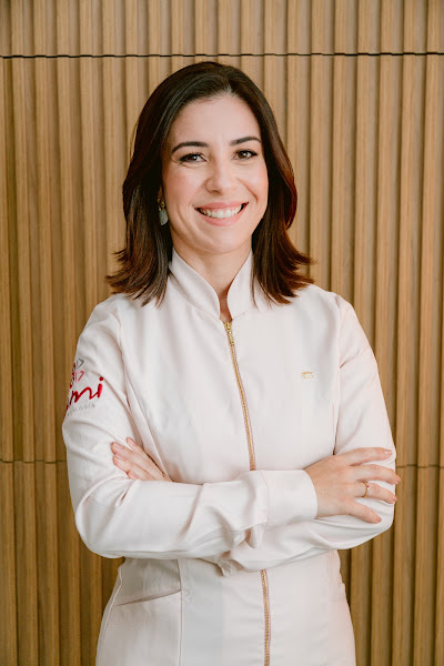 Foto 2 de Dra. Michelle Lima - Invisalign Doctor, Ortodontia, Aparelhos Invisíveis, Restaurações Estéticas, Clareamento