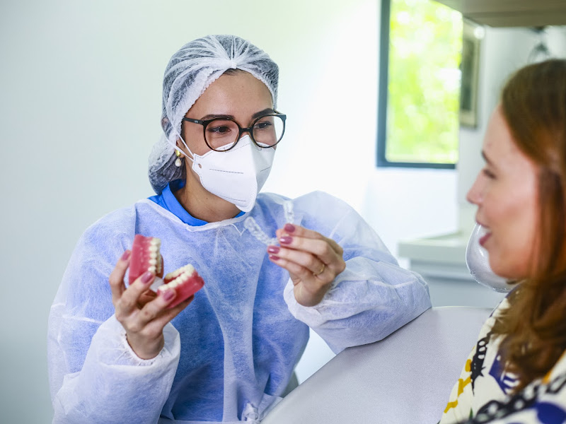 Foto 10 de Dra. Michelle Lima - Invisalign Doctor, Ortodontia, Aparelhos Invisíveis, Restaurações Estéticas, Clareamento