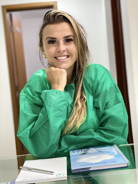 Foto 2 de Dra. Michelli Tescaro - Cirurgiã Dentista