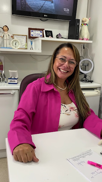 Foto 2 de Dra. Milena Conti CRO: 79961 - Clínica Odontológica | Implantodontia | Reabilitação Oral | Carga Imediata | Lentes de Contato