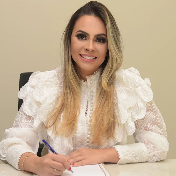 Foto 2 de Dra. Milene Pinhatari - Invisalign (Aparelho Invisível) e Estética Dental