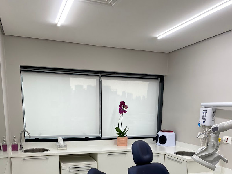 Foto 8 de Dra. Mirela Gomes - Dentista Especialista em Lentes de Resina na Vila Olímpia