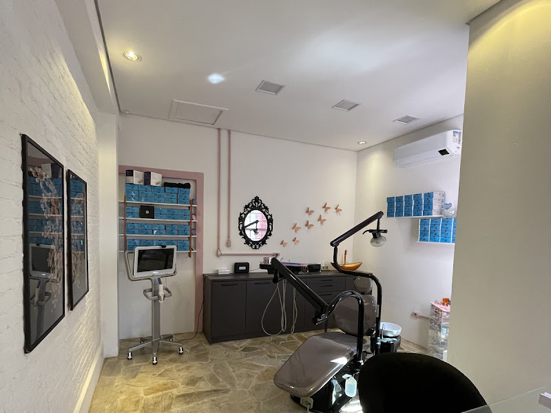 Foto 3 de Dra. Miriã Schoba Odontologia Estética