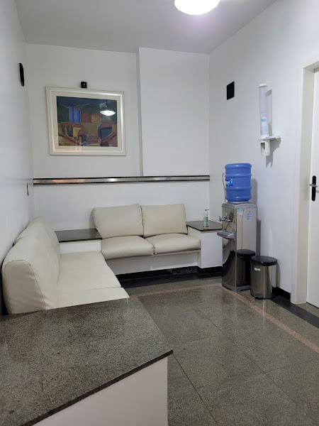 Foto 3 de Dra Monica Rezende Salles - Endodontista (Tratamento de Canal em Governador Valadares)