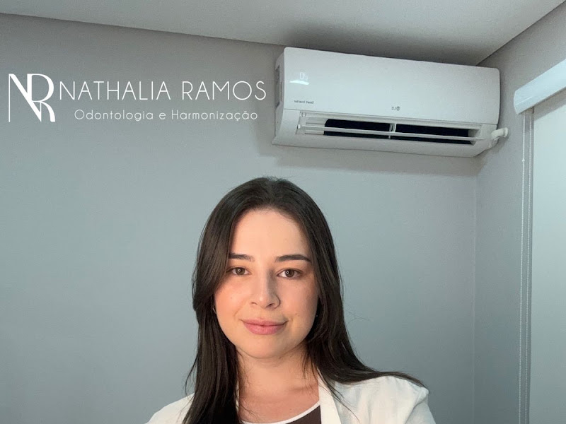 Foto 2 de Dra. Mônica Varella Costenaro -Odontologia e Harmonização Orofacial...