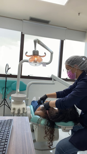 Foto 4 de Dra. Monique Hayama - Cirurgiã Dentista