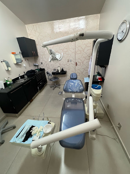 Foto 2 de Dra Mylena Bebiano | Lentes em resina e harmonização orofacial