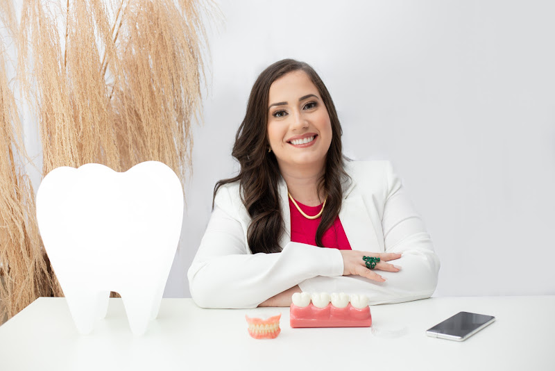 Foto 2 de Dra. Mylena M. Schwartz | Dentista Uberlândia