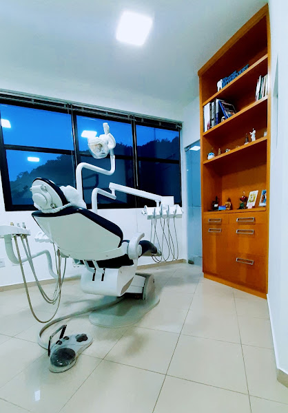 Foto 2 de Dra. Nadyne Bittencourt | Dentista em Santos - SP
