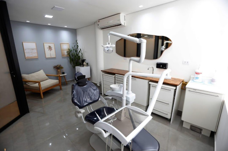 Foto 3 de Dra. Nandara Bissiguini | Ortodontia e Extração de Siso