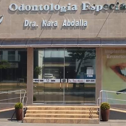 Foto 2 de Dra Nara Abdalla Implantes