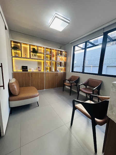 Foto 2 de Dra.Nariman Safieddine Odontologia e Harmonização