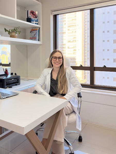 Foto 2 de Dra. Natália Botelho - Dentista em São José dos Campos