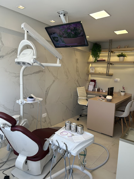 Foto 2 de Dra. Natália Mira | Dentista em SJC