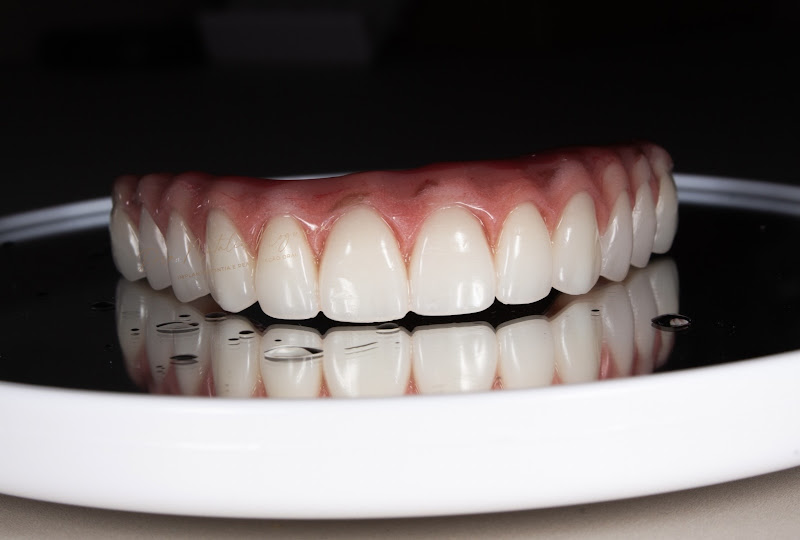 Foto 3 de Dra. Natália Nogueira I Implante e Prótese - Mogi das Cruzes