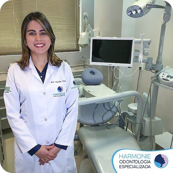 Foto 2 de Dra. Natalia Sousa - Dentista - Invisalign - Clareamento Dental - Tratamento de Canal - Aparelho Ortodôntico