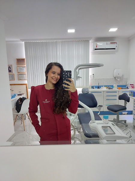 Foto 2 de Dra. Natália Von Helde | Tratamento de canal