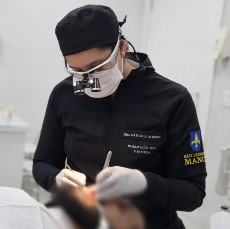 Foto 2 de Dra. Nathália Almeida - Reabilitação Oral e Estética