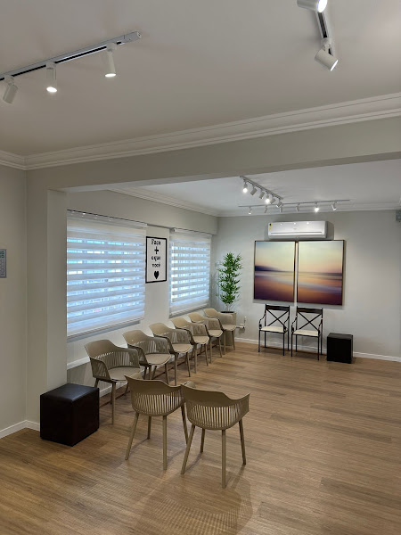 Foto 3 de Dra. Nathália Almeida - Reabilitação Oral e Estética