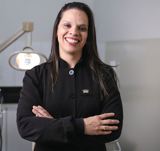 Foto 3 de Dra Nathalia Leite - Especialista em endodontia / Microscopia operatória