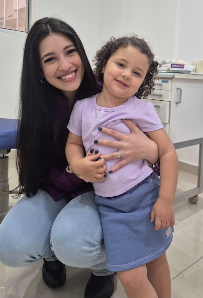 Foto 2 de Dra. Nathalia Mafra Odontopediatria e Clinico Geral