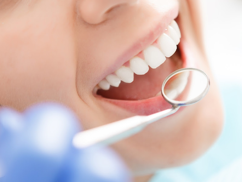 Foto de Dra Nathalia Moquiuti - Dentista em Maringá