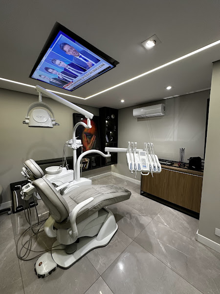 Foto 2 de Dra. Nathessa Selzelin - Cirurgiã Dentista