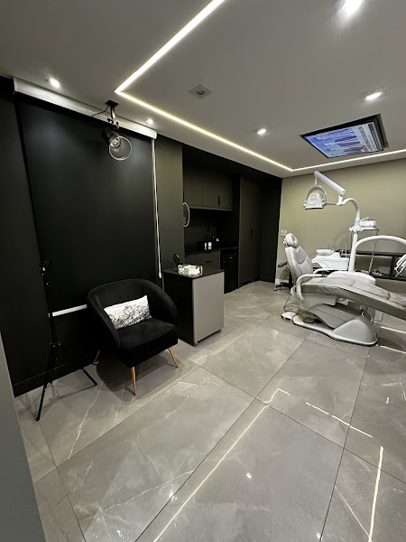 Foto 3 de Dra. Nathessa Selzelin - Cirurgiã Dentista