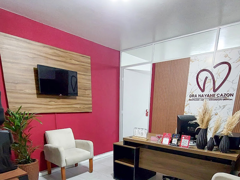 Foto de Dra. Nayane Cazon - Odontologia e Botox Curitiba