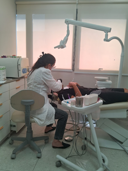 Foto 2 de Dra. Nayara Oliveira | Dentista Mogi das Cruzes | Clareamento Dental