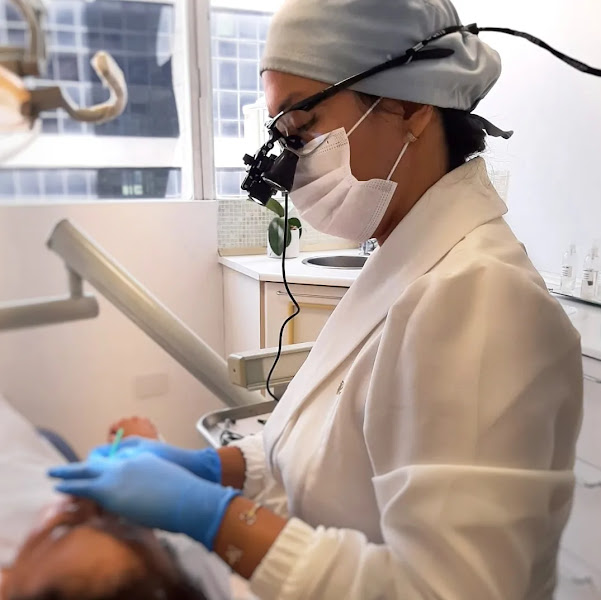 Foto 2 de Dra. Nicole Okura e Dr Erick Rojas - Odontologia na Avenida Paulista -SP