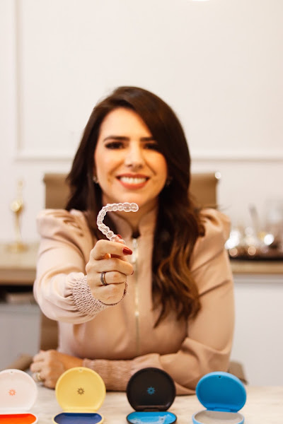 Foto 2 de Dra. Nicolle Paulucci - Implantes Dentários e Invisalign