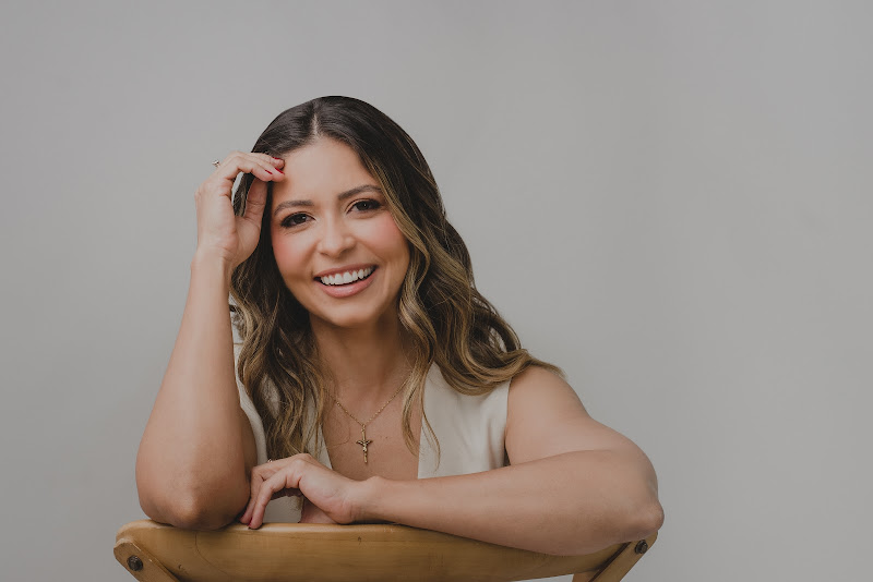 Foto 2 de Dra. Nilla Cavalcanti - Dentista Ilhéus - Prótese - Restauração - Estética - Clareamento