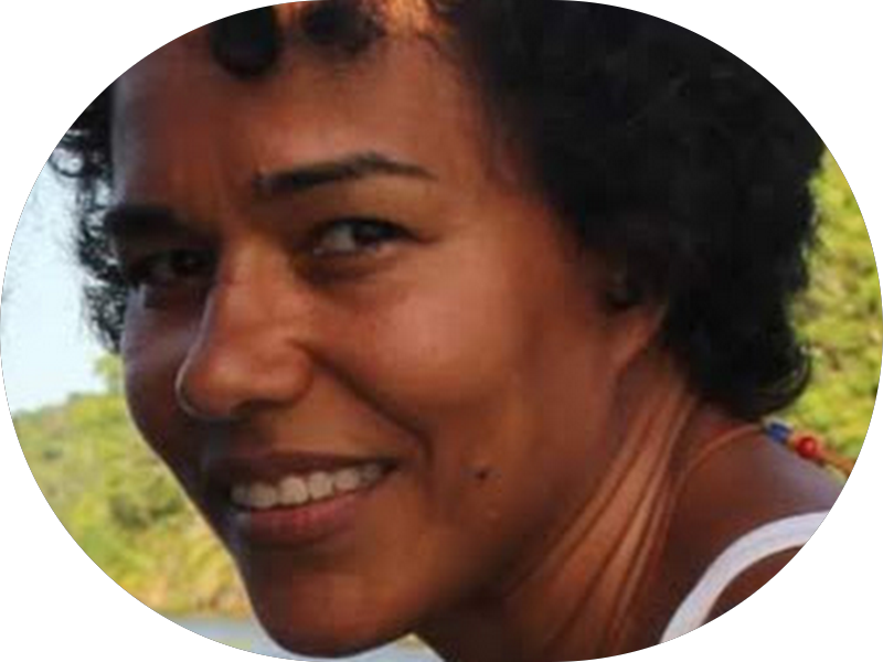 Foto 4 de Dra. Nilla Cavalcanti - Dentista Ilhéus - Prótese - Restauração - Estética - Clareamento