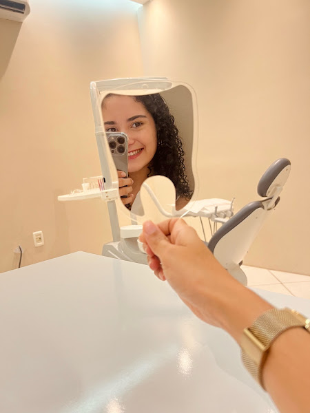 Foto 2 de Dra. Pamella Galliza | Dentista em Alagoinhas-BA — Clínico Geral e Clareamento